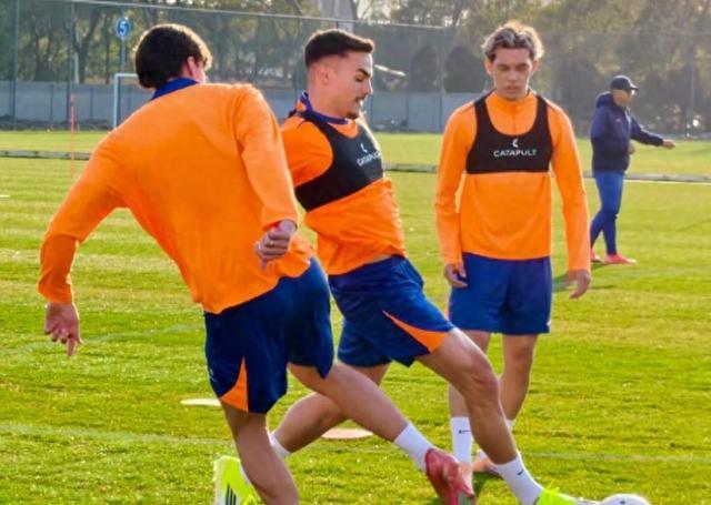 世界杯-记者：阿尔瓦罗正常参加合练，首轮联赛应该是具备出场条件的