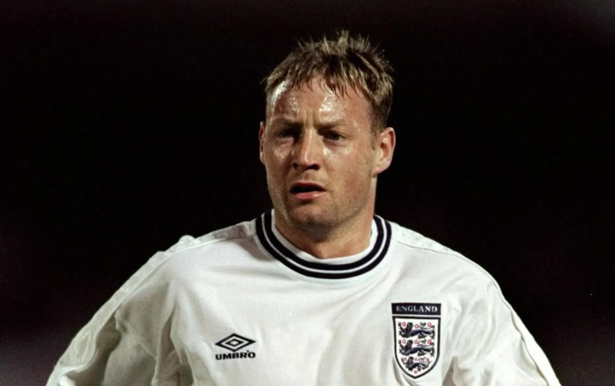 国际足联官方中文网站-英格兰前国脚戴维-巴蒂每年都给老队友打电话，看他是否还活着